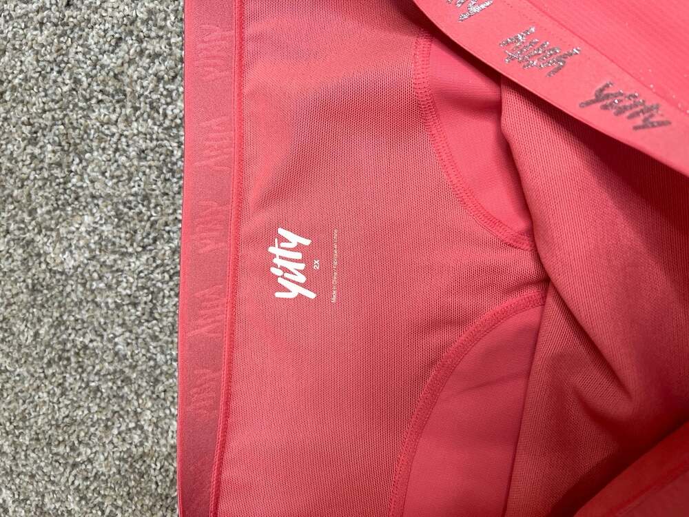 Yitty Spotlight Shaping High Waist Short Shimmered Kissable Size 2X - Picture 2 of 6